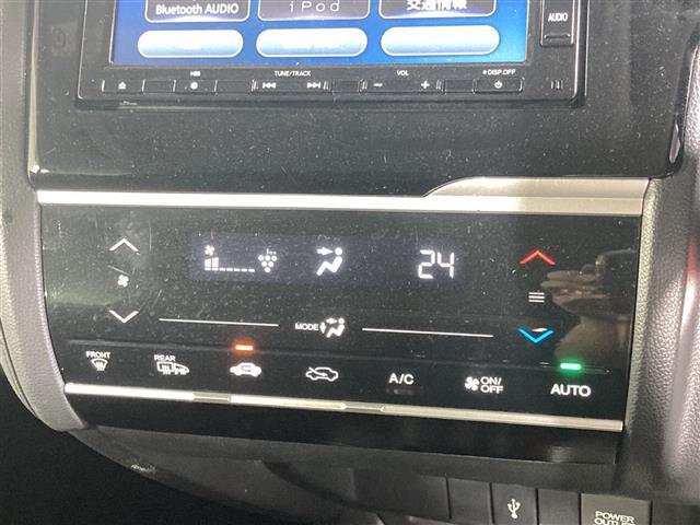 【運転席操作部】『運転席周辺の装備』の画像になります。快適なドライブを楽しむための機能が装備されています！運転席から触れるので使いやすいです！