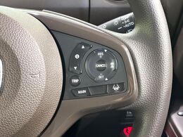 【アダプティブクルーズコントロール】高速道路での長距離走行が楽に！！自動で速度を保つクルーズコントロールが、衝突軽減システムと連携し、前方の車両を感知して車間を保つように速度調節してくれます！！