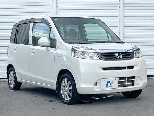 大好評のボディコーティング「弾スプラッシュコート」もご納車までに施工可能。通常のガラスコートと異なる、耐久年数6年の無機質ガラスコーティングが、ボディをキレイな状態に保ってくれます。