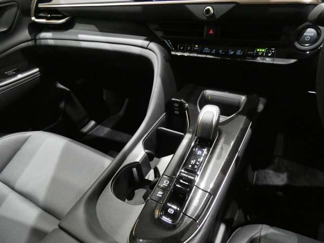 現車確認推奨致します・お仕事などで多忙の方にはご希望のお車で商談にお伺いする事も御座います！お気軽にお電話頂ければ専任スタッフがご案内致します！無料通話【0120-065-385】