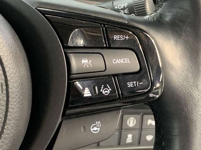 ホンダセンシング付きです！様々な安全装備と運転支援装置があなたを危険から守り運転の負担も軽減してくれます！操作は簡単ですので心配はしないで下さい。