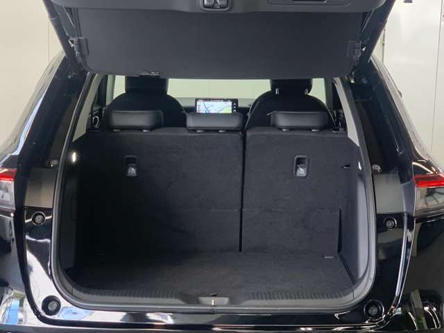 ラゲッジルームも広く、たくさんのお荷物が詰めます！