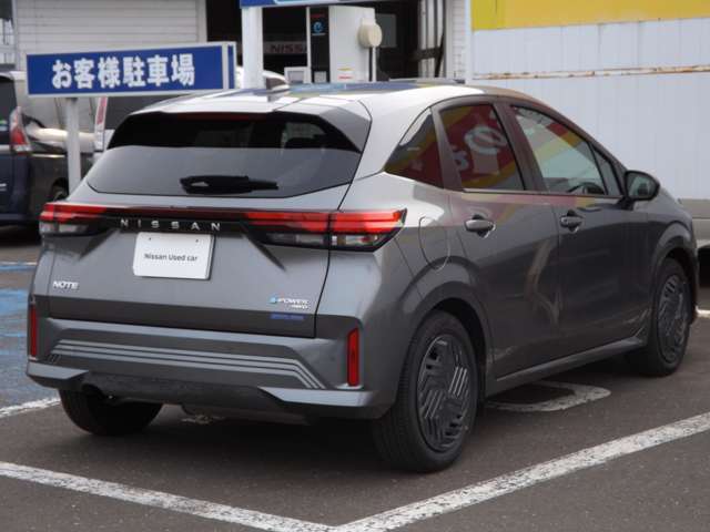 1年間走行距離無制限の日産ワイド保証（無料）付きで販売します。2～3年の延長保証もリーズナブルに提供します！全国2000ヶ所で対応可能。遠方の方もお近くの日産で保証を受けられます。