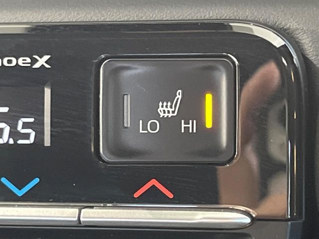 【シートヒーター】寒い日に重宝するシートヒーター！エアコンより早く温まってくれるので寒がりの人も安心ですね♪エアコンの温風は乾燥するから苦手、という方にもをおすすめです。