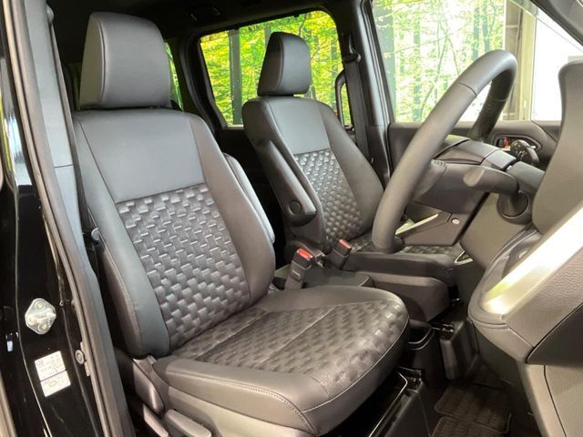運転席シート廻りは使用感も少なく、良好な状態となっています。丁寧に使われていたことがよくわかりますね。