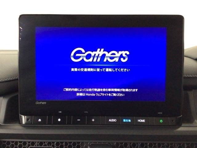 Honda　CONEECT対応で、更に便利が広がったナビディスプレーです♪また、フルセグTVの他にDVD/CDプレーヤーを装備♪もちろんFM/AMラジオもお聞きいただけますよ♪
