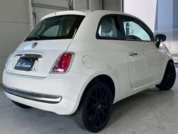 【鈑金・修理】小さなキズ・ヘコミから、大きな事故修理まで！一台一台丁寧に仕上げます。お車をお預かりしている間、代車を無料でお貸しいたしますので、安心してお任せください。