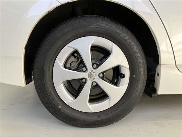 タイヤサイズは195/65R15！納車前の点検時にタイヤ交換させていただきます！