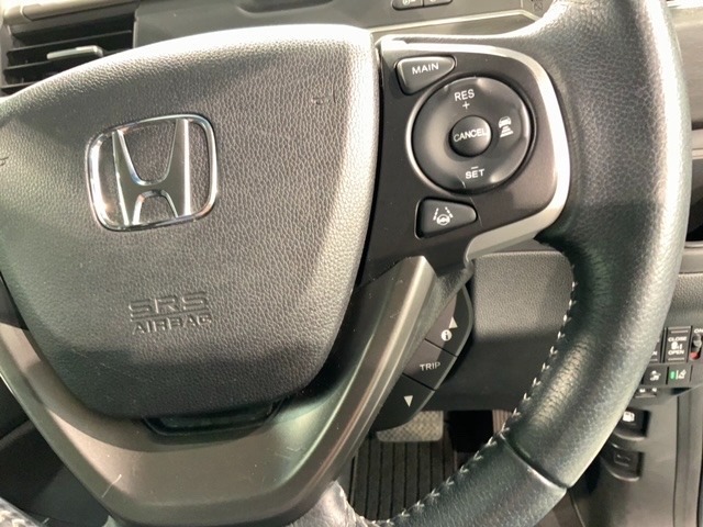 クルーズコントロールを装備しています。高速道路などで一定の速度で走ってくれるので運転が楽ですよ！速度を設定できますので、スピードの出しすぎにも注意できます。