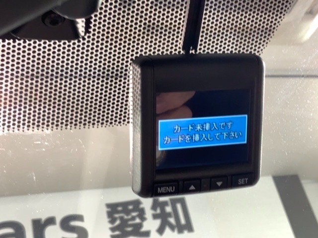 万が一の事故のときもドライブレコーダーがあると安心です。ご利用になる場合は個人情報保護の観点より新品の対応SDカードをお求め下さい。