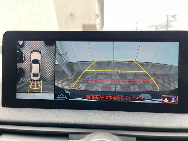 【パノラミックビューモニター】専用のカメラにより、上から見下ろしたような視点で360度クルマの周囲を確認することができます☆死角部分も確認しやすく、狭い場所での切り返しや駐車もスムーズに行えます。