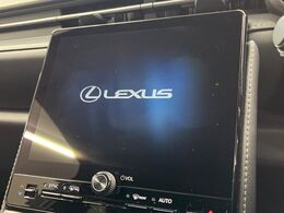 【9.8インチ　ディスプレイオーディオ】大画面のディスプレイはAppleCarPlayやAndroidAutoが利用可能。大きな画面でスマホナビアプリ等が利用いただけます♪