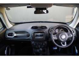 LIBERALAは、輸入車選びの新たなスタイルを提案するインポート・セレクト・ブランドです。オーナー様となる方がクルマから直接感じる感性を第一にした、最良の一台との出会いをコーディネートいたします。