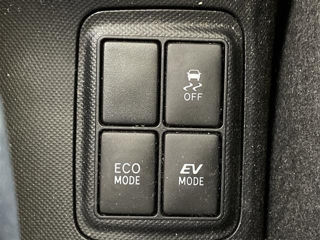 【運転席操作部】『運転席周辺の装備』の画像になります。快適なドライブを楽しむための機能が装備されています！運転席から触れるので使いやすいです！