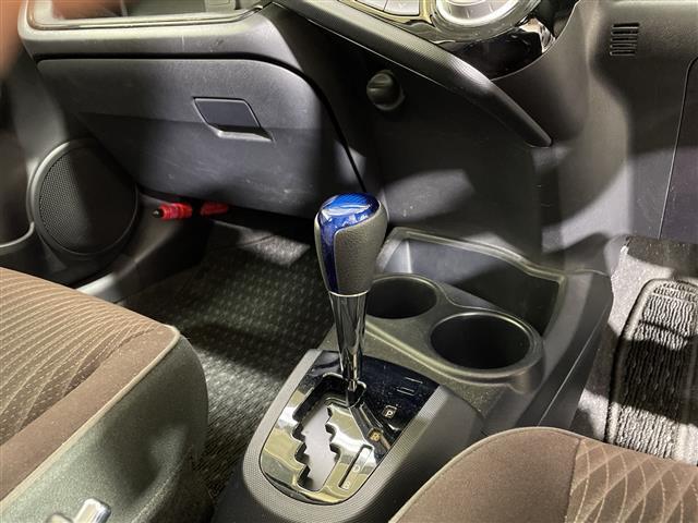 【シフトレバー】『シフトレバー』の画像になります。写真の内容に関してご不明点、ご質問等がございましたらお気軽にガリバー店舗までお問い合わせください。