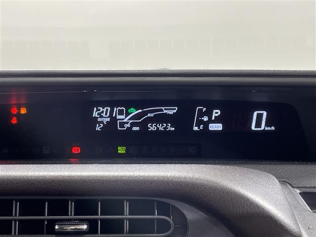 【スピードメーター】『スピードメーター』の画像になります。メーターがシンプルで見やすく運転しやすいですね！