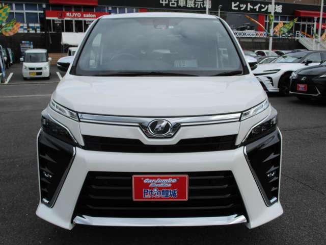 日本全国何処でも登録納車応対いたします。2年間の全国対応可能な保証も完備しており県外の方も安心です（広島県内の方も可能です）車種年式で保修料が変わりますのでご相談ください。