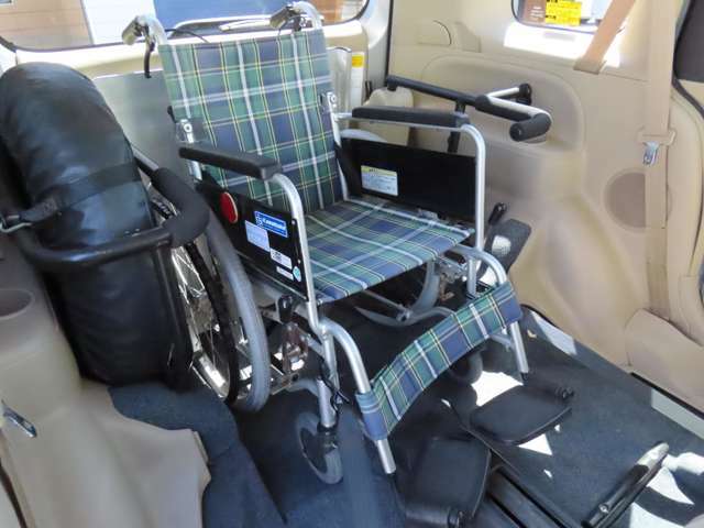 車椅子で乗らない日は後部座席もこのように使っていただけます☆