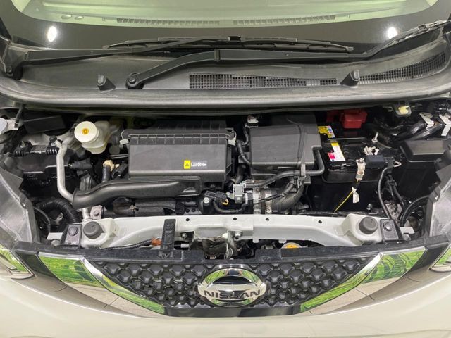 親切・丁寧な専門メカニックスタッフが応対！・車検・点検整備・事故等の修理などアフターサービスも安心。お車のカスタマイズもネクステージのサービススタッフまでご相談ください！