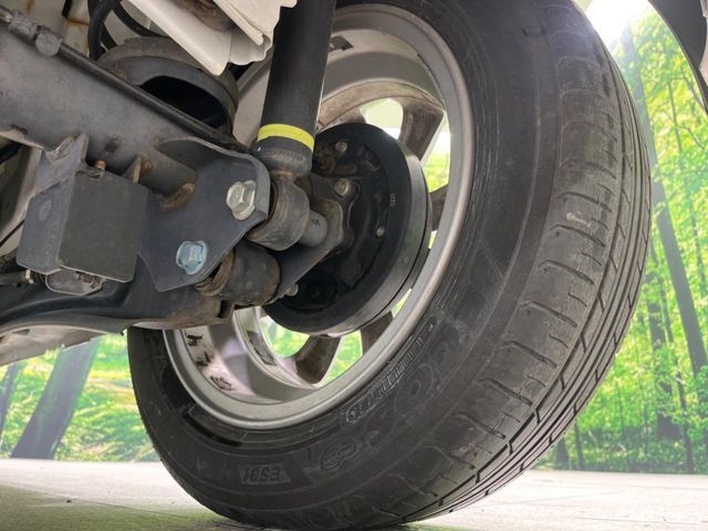 お車を安心してお乗りいただく為には、足回りの定期点検が欠かせません。サービスサポート（有償保証）では無料点検もご提供しており、安心のカーライフをお過ごしいただけるサポート体制が整っています。