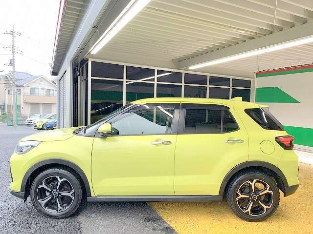 外装も特に目立つキズ等も無くキレイです！お探しの方はお早めに！全国納車も可能です！実際に現車確認が難しい当店より遠方の方でも一度ご相談下さい！