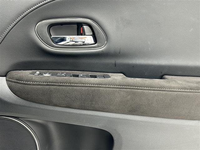 店舗にて現車の確認もいただけますので、お電話で在庫のご確認の上是非ご来店くださいませ！！！