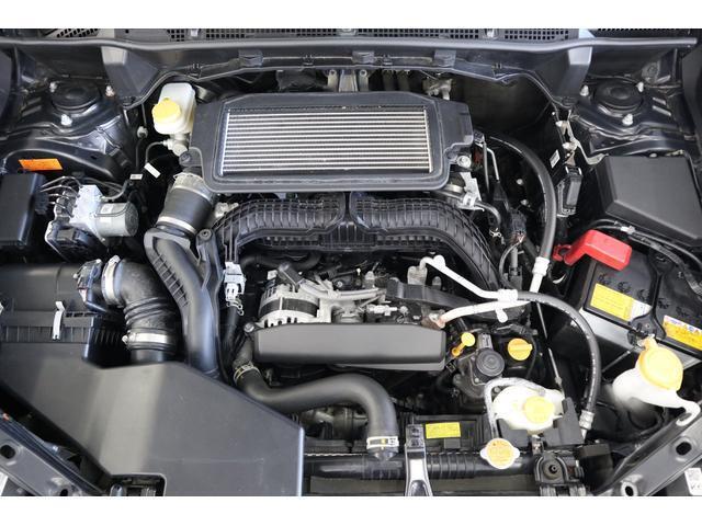 1.8L 水平対向ターボエンジン、レギュラーガソリン専用です