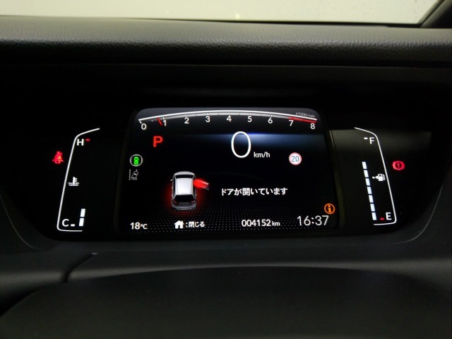 メーターも見易いレイアウトなので安心ドライブをサポートします☆