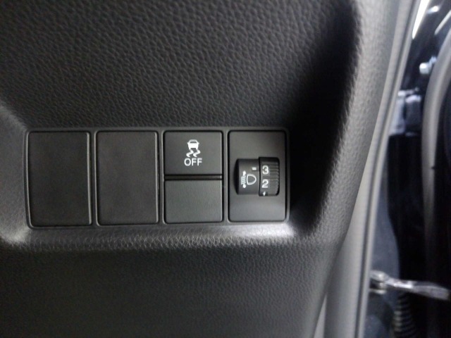 VSA搭載でクルマの横滑りを制御し、「走る曲がる止まる」の全領域でクルマの安定性を確保するためのシステムです！