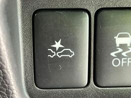 【エマージェンシーブレーキ】走行中に前方の車両等を認識し、衝突しそうな時は警報とブレーキで衝突回避と被害軽減をアシスト。より安全にドライブをお楽しみいただけます。