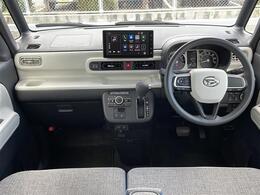 【　オ【インパネ全体】全方位で視界が広く、高い目線で運転もしやすいです！ートエアコン　】車内温度を感知して自動で温度調整をしてくれるのでいつでも快適な車内空間を創り上げます！