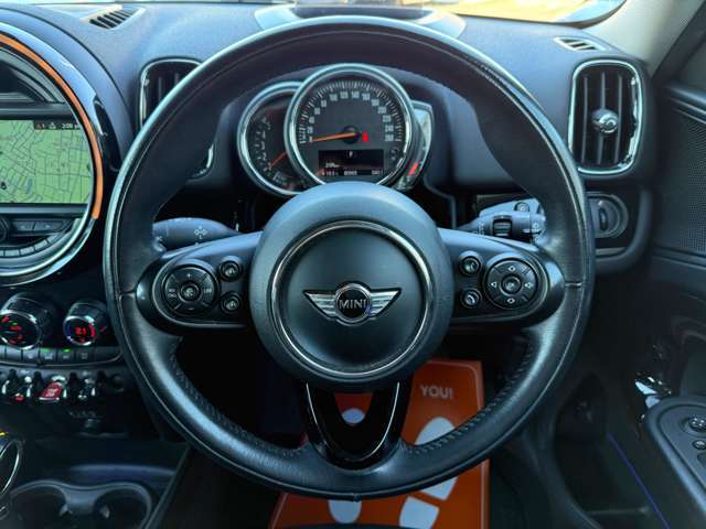 当店にて、任意保険の加入もお任せ下さい！お見積り作成もいたしますよ！初めてのお車には、しっかりとした保険加入をおすすめしております！乗換時の保険切り替えも当店にお任せ下さい！