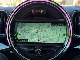 ペッパーパッケージ　パワーバックドア　パークディスタンスコントロール　リアビューカメラ　エキサイトメントパッケージ　MINIロゴプロジェクション/アウトサイドドアハンドルイルミネーション/アンビエントライト