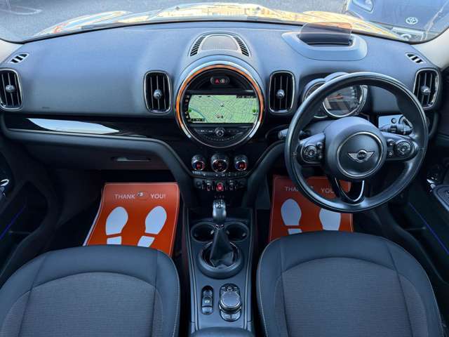 当店の中古車は全車走行テスト確認済です。安心してお乗りいただける車両を厳選価格にて販売しております。