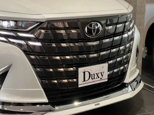 迫力のフロントフェイス☆彡皆様のセンスで素敵なお車に仕上げてください☆彡　私たちはドレスアップ、カスタムのお手伝いをさせて頂きます。　じっくりしっかりご意見を伺いながら素敵なお車に仕上げて参ります☆彡