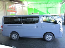 新型キャラバングランドプレミアムGX！2.4ディーゼル4WD！人気のステルスグレー！スクラッチシールド搭載で洗車傷など小さい傷は時間経過で修復されます。全国配送致します！