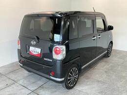 お客様にぴったりなおクルマをお選びいただけますように様々な展示車をご用意致しております！ダイハツの軽自動車だけではなく、他メーカー車やコンパクトカー・ミニバンなども数多く取り揃えております！