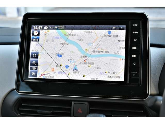 【ナビゲーション】ワイドで明るい液晶画面、簡単な操作方法、多機能ナビゲーション。知らない街でも安心です。