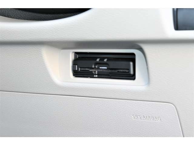 ETCも装備！高速道路の料金所もスイスイ通過◆◇ロングドライブの必需品です♪　高速道路では深夜などの割引もありお得です。