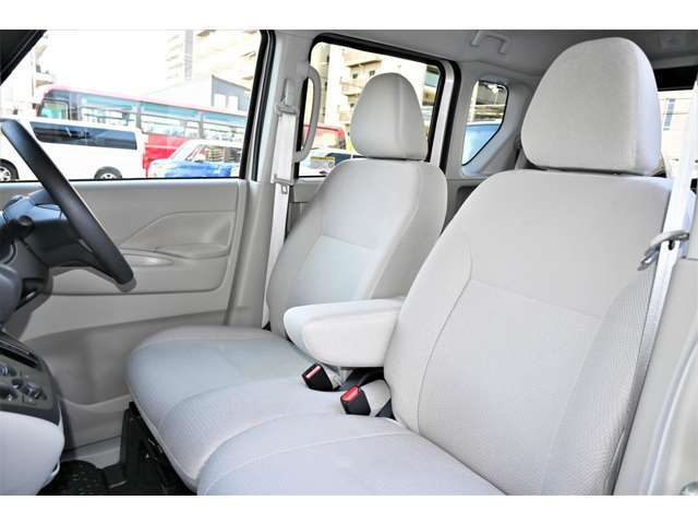 フロンシートは大型でゆったり座っていただけます◆ロングドライビングも疲れにくく快適なツーリングが楽しめます。