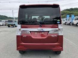 丁寧な整備には定評があり、自信を持ってお客様のお車の整備を行います。専門知識豊富なスタッフが親切・的確にご対応致します。