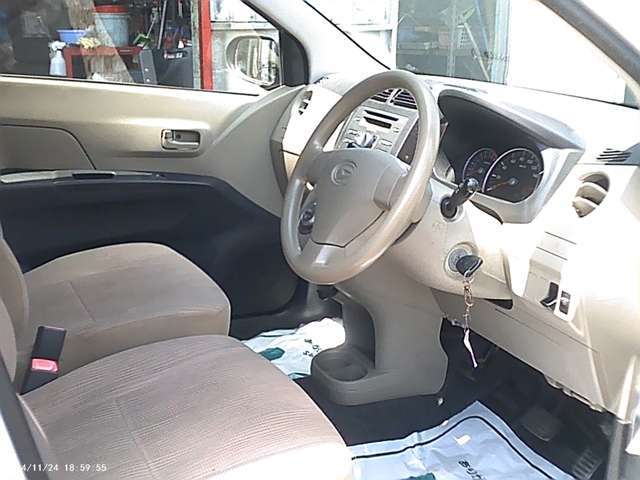 ☆インテリキー（スマートキー）も付いて、車の乗り降りも楽々♪　☆オートフレンズ無料電話　0078-6002-150970　お気軽に御来店下さい！★格安販売＆高額買取＆格安車検＆格安修理実施中♪