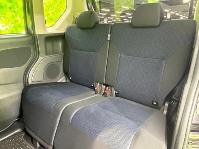 後部座席