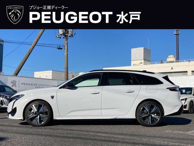 主張過ぎないサイド・スカートがPEUGEOT・GTの特徴です（直射バージョンで撮影）