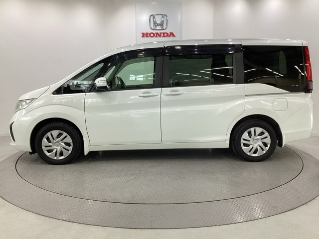 購入後も自社指定整備工場完備でお客様の愛車をしっかりサポート致します！御納車時には安全かつ安心してお乗り頂けるようホンダ専門知識を持つ整備スタッフが点検・整備・装備も説明をしてお渡ししております。
