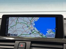 ●HDD純正ナビ:一体感のあるナビは、高級感ある車内を演出してくれます。オーディオ機能も充実しておりますので、運転もより楽しめます♪