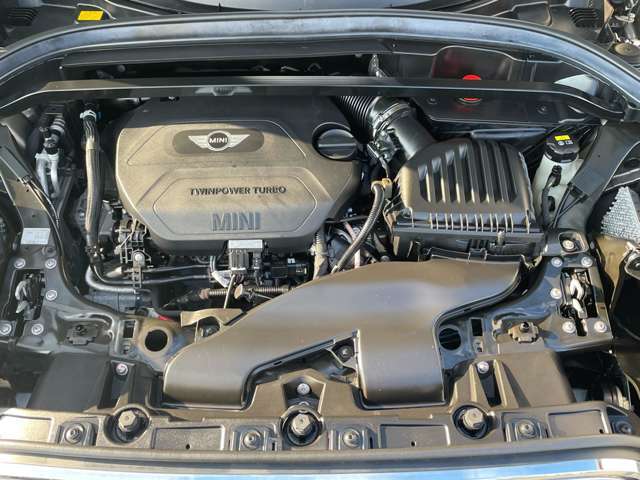 ブラウンレザーシート　ピクニックベンチ　アクティブクルーズコントロール　インテリジェントセーフティ　シートヒーター　パワーシート　コンフォートアクセス　ドライビングモード　18AW　パワーゲート