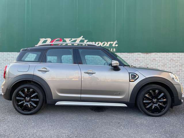 ブラウンレザーシート　ピクニックベンチ　アクティブクルーズコントロール　インテリジェントセーフティ　シートヒーター　パワーシート　コンフォートアクセス　ドライビングモード　18AW　パワーゲート