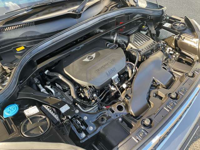 ブラウンレザーシート　ピクニックベンチ　アクティブクルーズコントロール　インテリジェントセーフティ　シートヒーター　パワーシート　コンフォートアクセス　ドライビングモード　18AW　パワーゲート