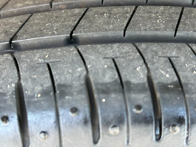 タイヤの溝あります